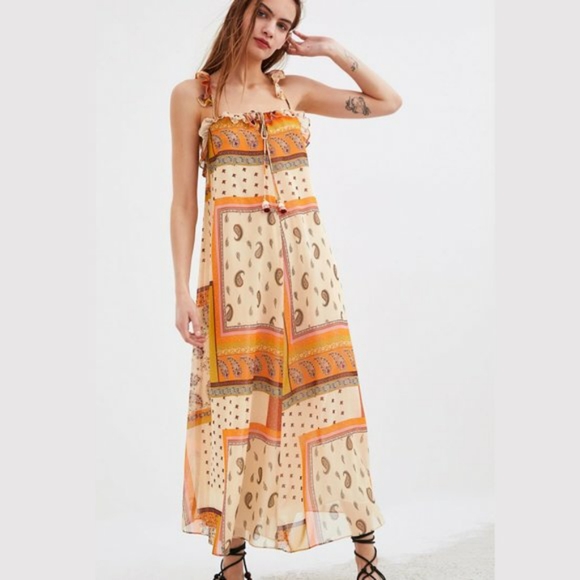 Zara Dresses & Skirts - Zara paisley print maxi dress